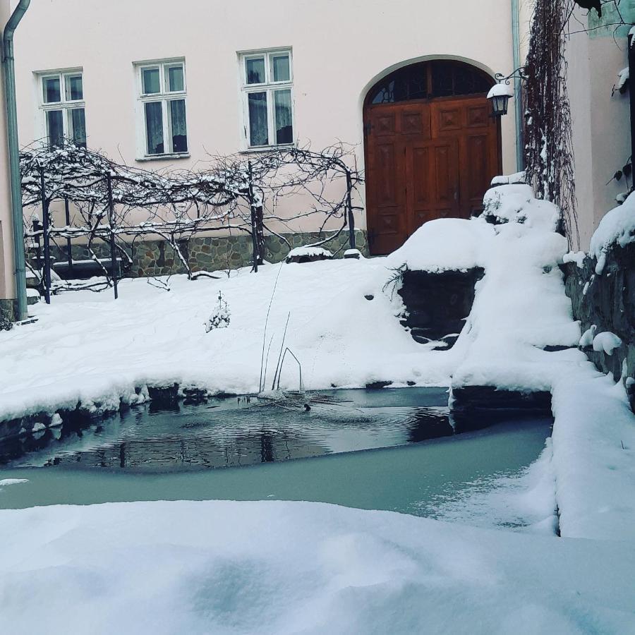 Lovecky Apartman Na Namesti Ve Frenstate Pod Radhostem Lägenhet Frenštát pod Radhoštěm Exteriör bild